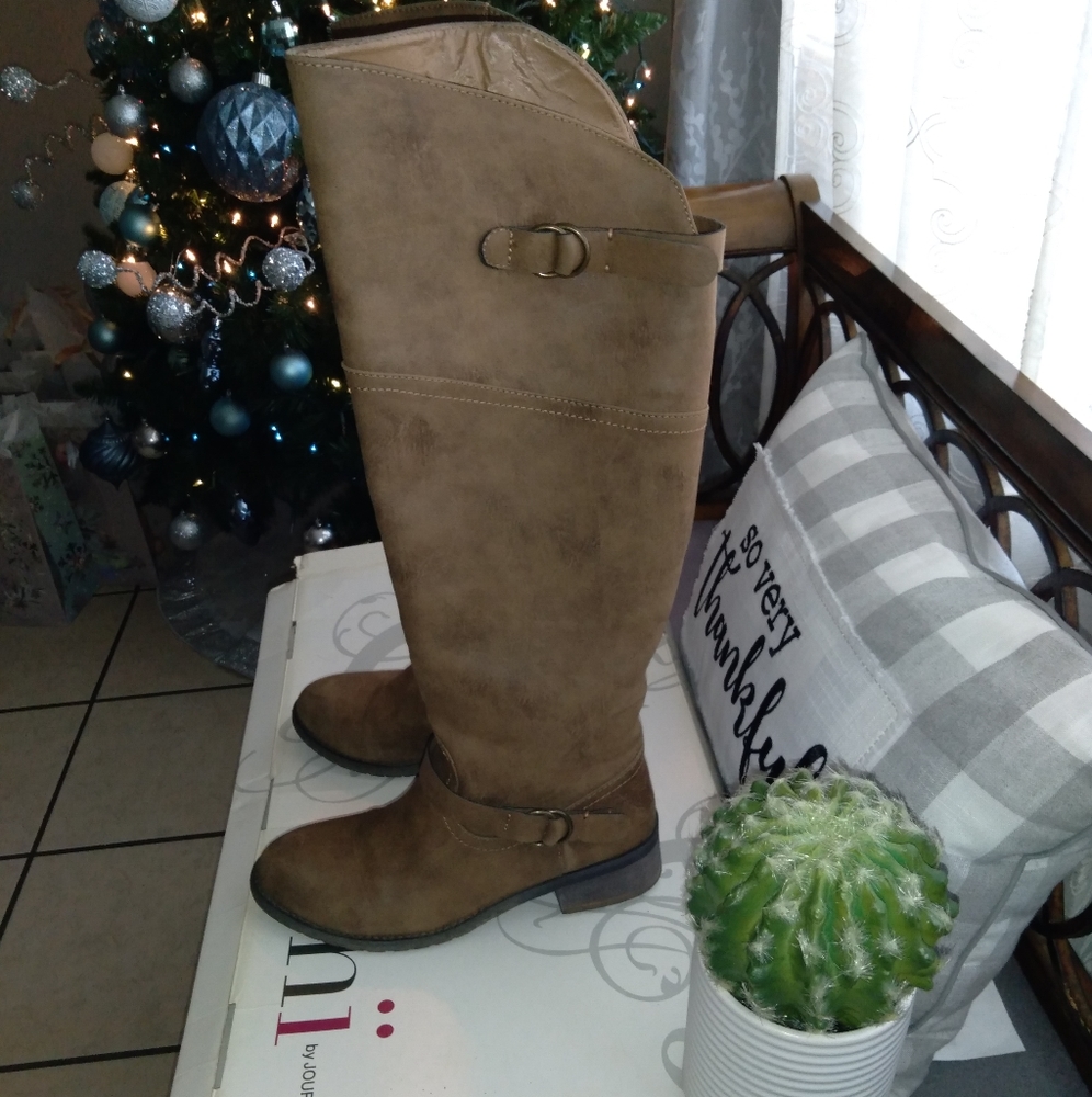 Shï by Journeys  boots